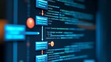 Bildet viser koding på en skjerm med flytskjema og ikoner, som representerer algoritmisk produktutvikling.